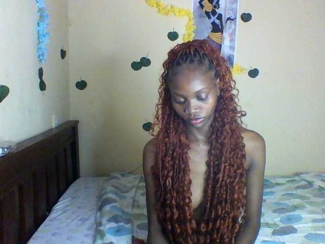 Luna-Noir live cam on BongaCams