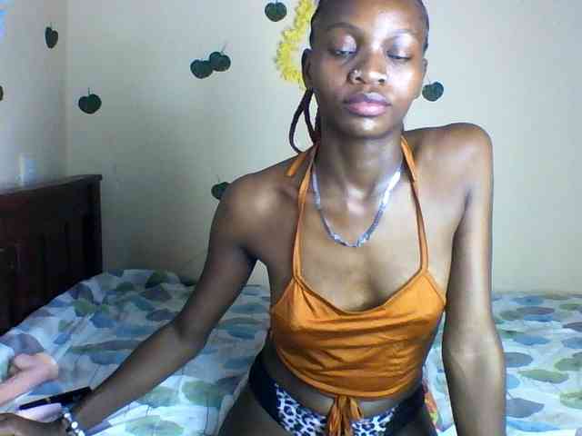 Luna-Noir webcam