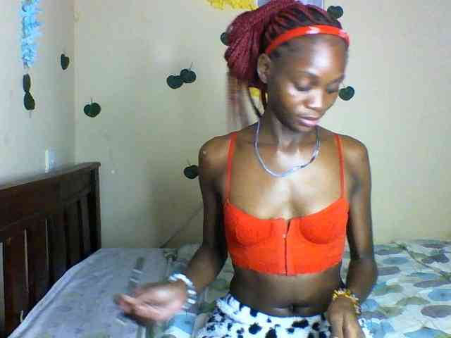 Luna-Noir Live Webcam on BongaCams