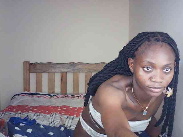 Luna-Noir Live Webcam on BongaCams