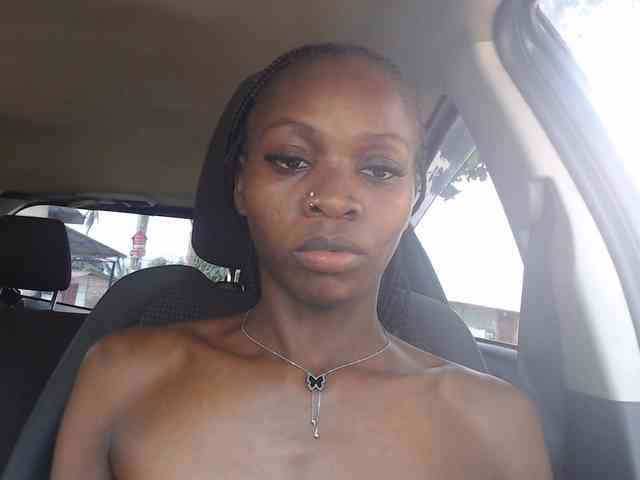 Luna-Noir Live Webcam on BongaCams