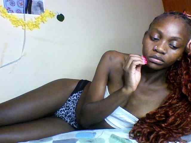 Luna-Noir webcam