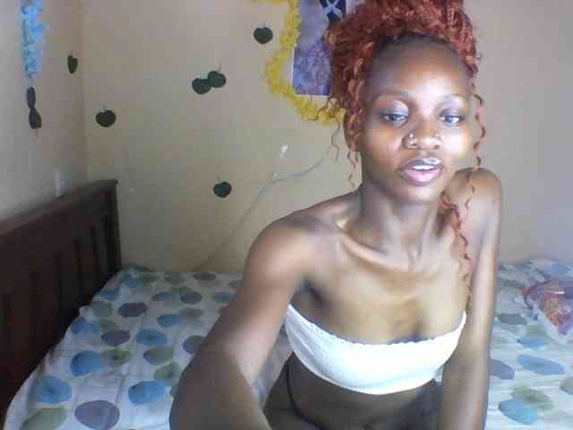 Luna-Noir webcam