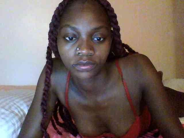 Luna-Noir Live Webcam on BongaCams