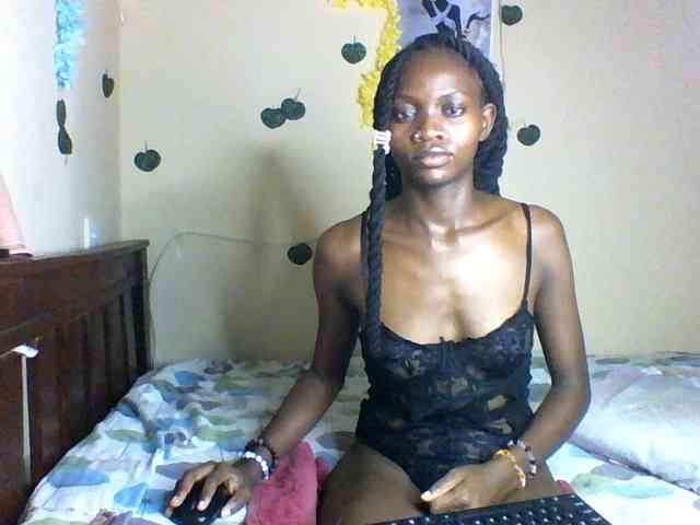 Luna-Noir Live Webcam on BongaCams