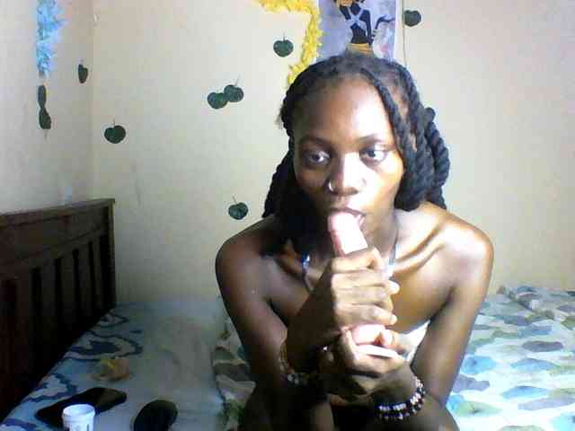 Luna-Noir webcam