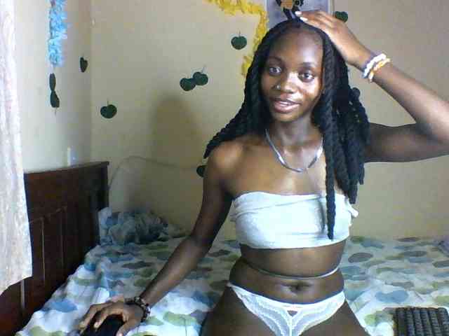 Luna-Noir Live Webcam on BongaCams