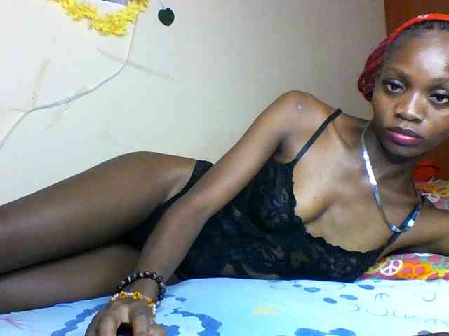 Luna-Noir webcam