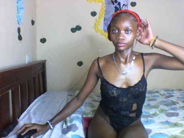 Luna-Noir Live Webcam on BongaCams