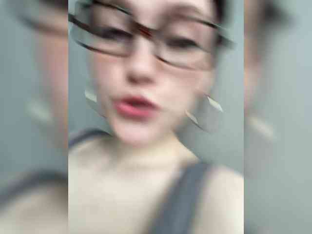 Live stream of DingDing