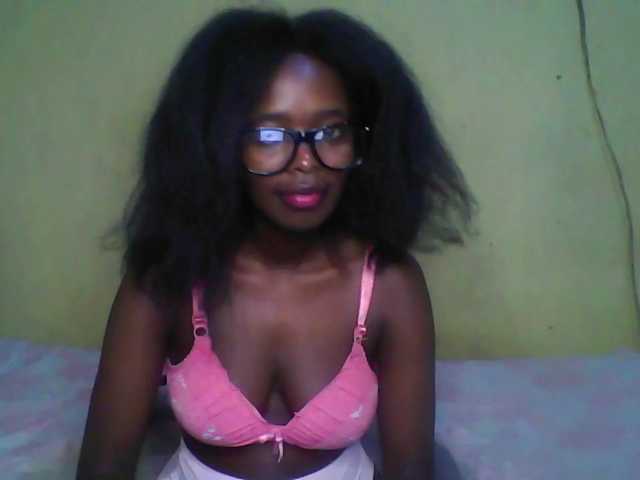 MissAnnaXO1's BongaCams show and profile