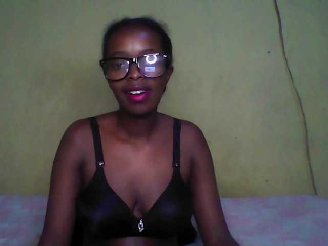 MissAnnaXO1's BongaCams show and profile