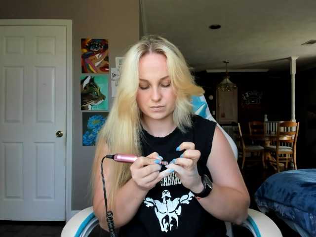 Adellebunny live webcam show