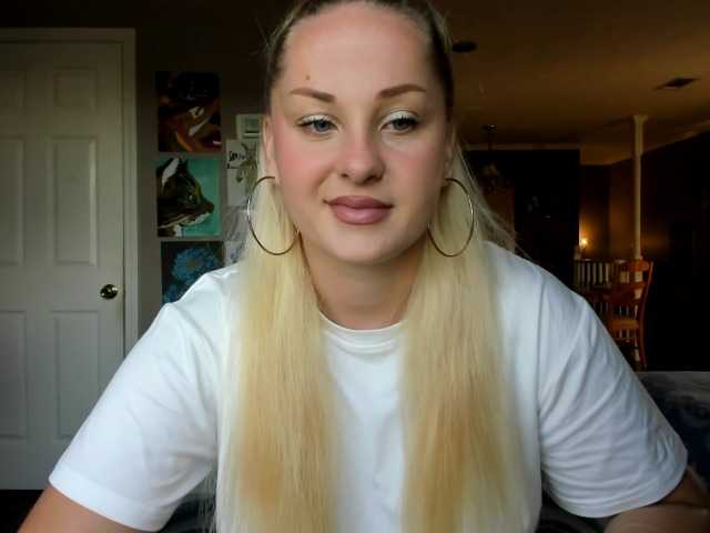 Adellebunny live cam on BongaCams