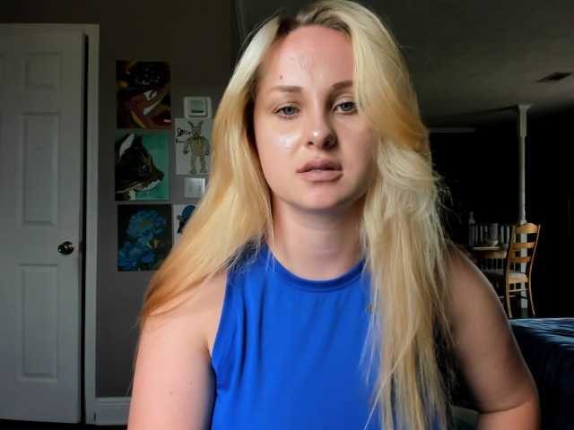 Adellebunny live cam on BongaCams