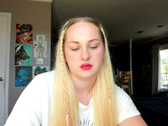 Adellebunny live cam on BongaCams