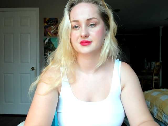 Adellebunny live cam on BongaCams
