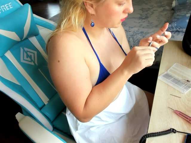 Adellebunny live cam on BongaCams