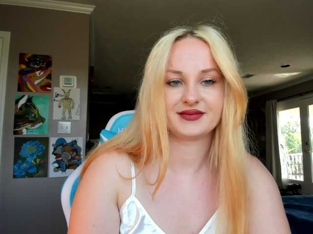 Adellebunny live cam on BongaCams