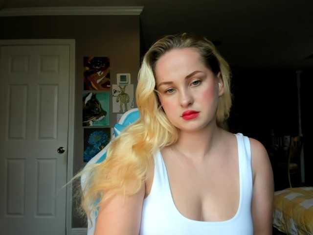 Adellebunny live cam on BongaCams