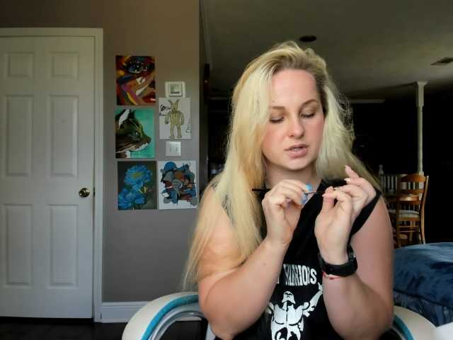 Adellebunny live webcam show
