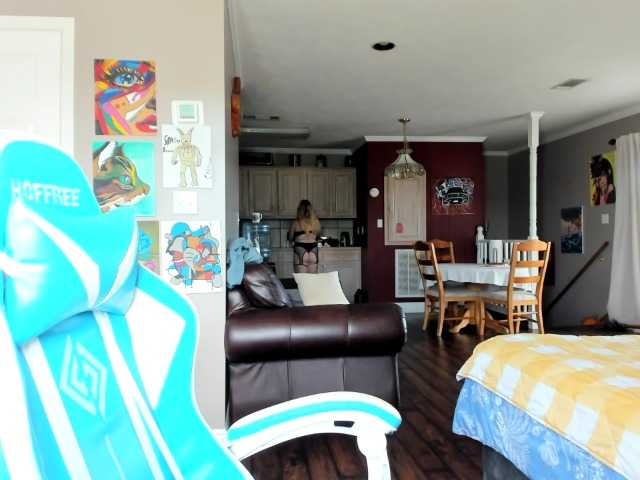 Adellebunny live cam on BongaCams