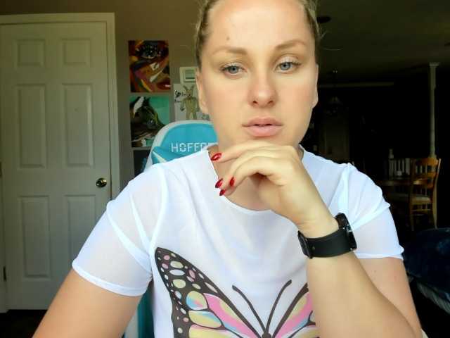 Adellebunny live cam on BongaCams