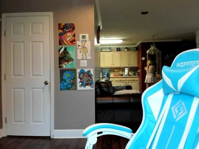 Adellebunny live cam on BongaCams