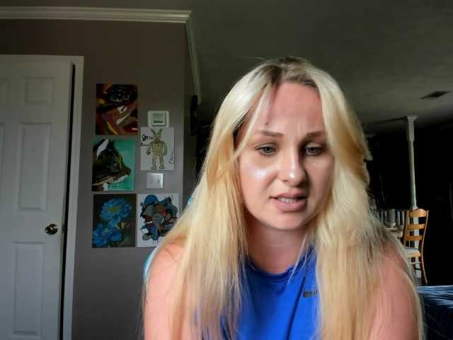 Adellebunny live cam on BongaCams