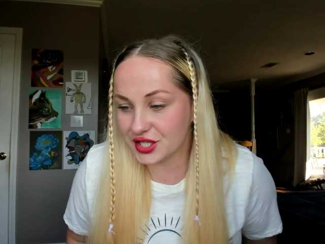 Adellebunny live cam on BongaCams