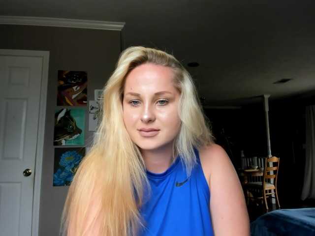 Adellebunny live cam on UnifiedCams