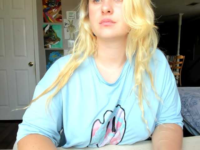 Adellebunny live cam preview