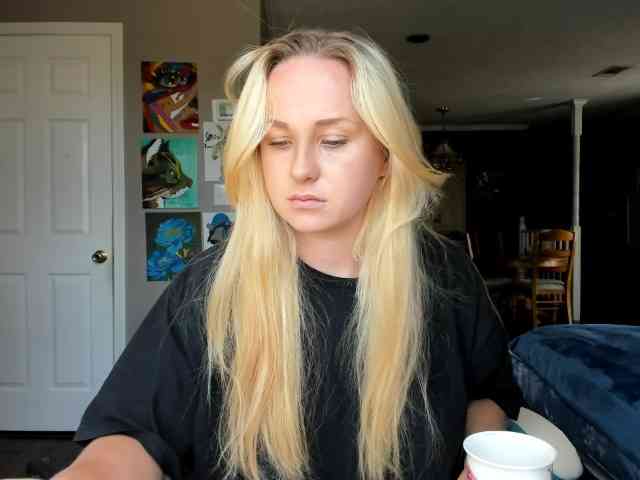 Adellebunny webcam