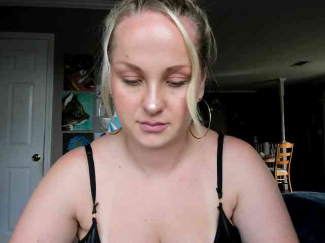 Adellebunny webcam