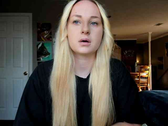 Adellebunny webcam