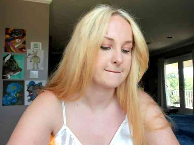 Adellebunny webcam