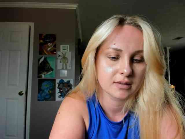 Adellebunny webcam