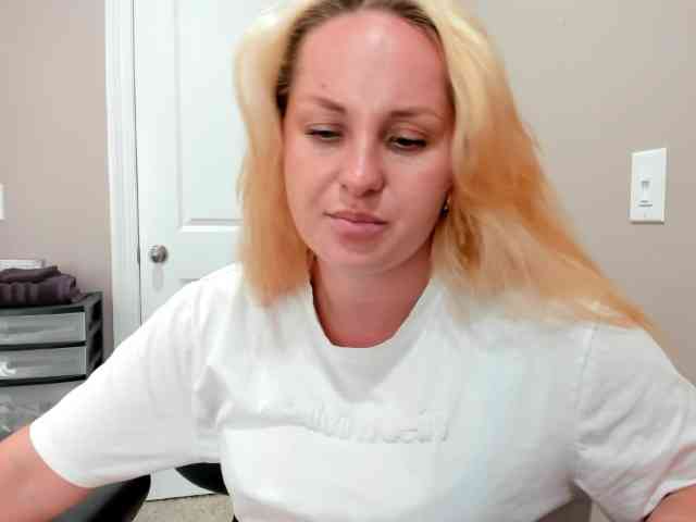 Adellebunny webcam