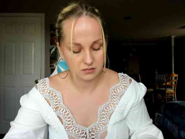 Adellebunny webcam