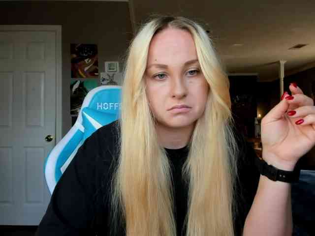 Adellebunny webcam