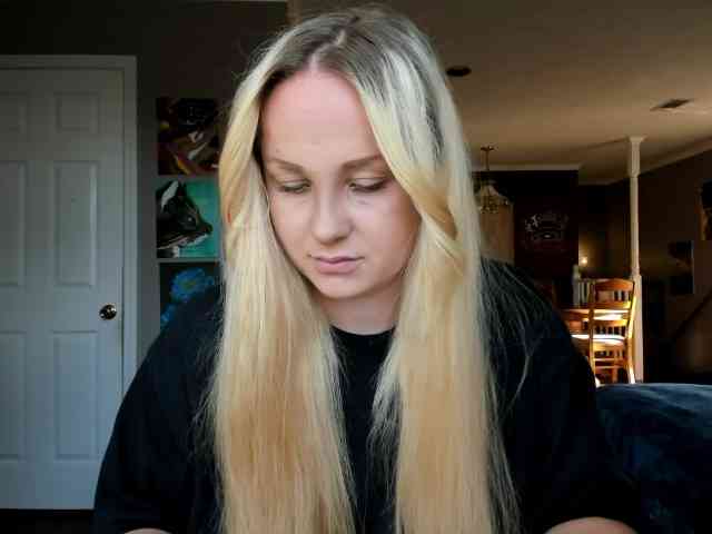 Adellebunny webcam