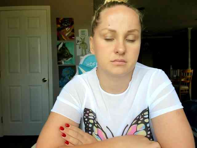 Adellebunny webcam