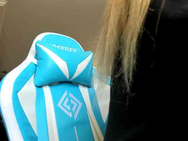 Adellebunny webcam
