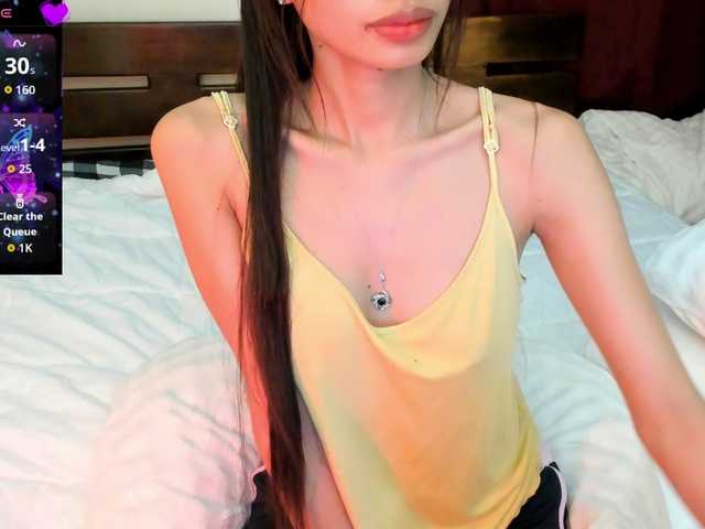 le modèle Luna-luna est en webcam porno dans un show sur le site bongacams, il possède les tags suivants: Asian,Brunette,Shaved