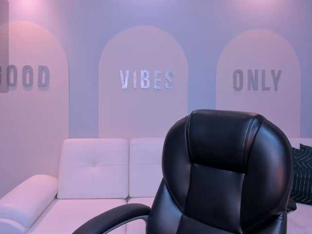 AlessiaMilano's BongaCams show and profile