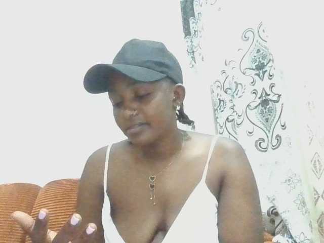 enchantra live cam on BongaCams