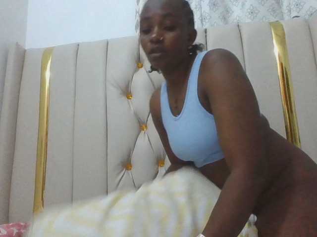 enchantra live cam on BongaCams