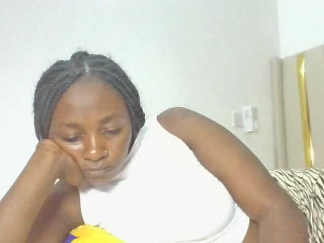 enchantra, live now on BongaCams