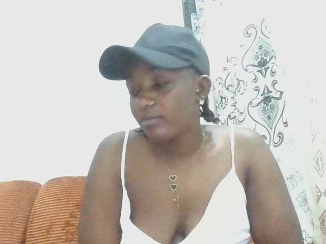 enchantra live cam on BongaCams