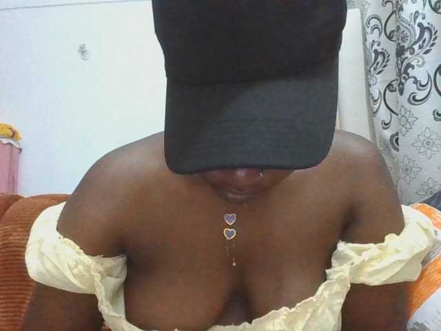 enchantra live cam on BongaCams